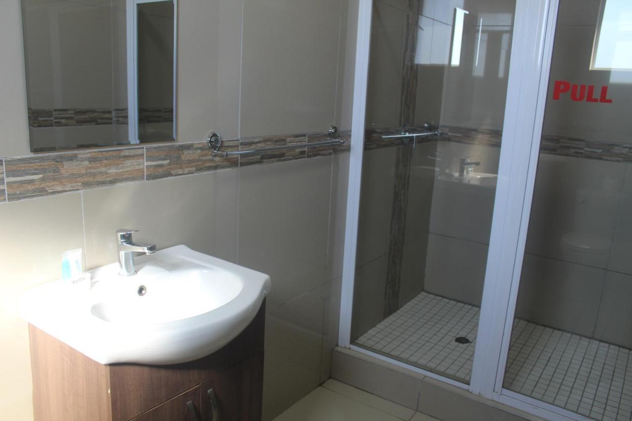 Bayside Hotel אמפאנייני מראה חיצוני תמונה