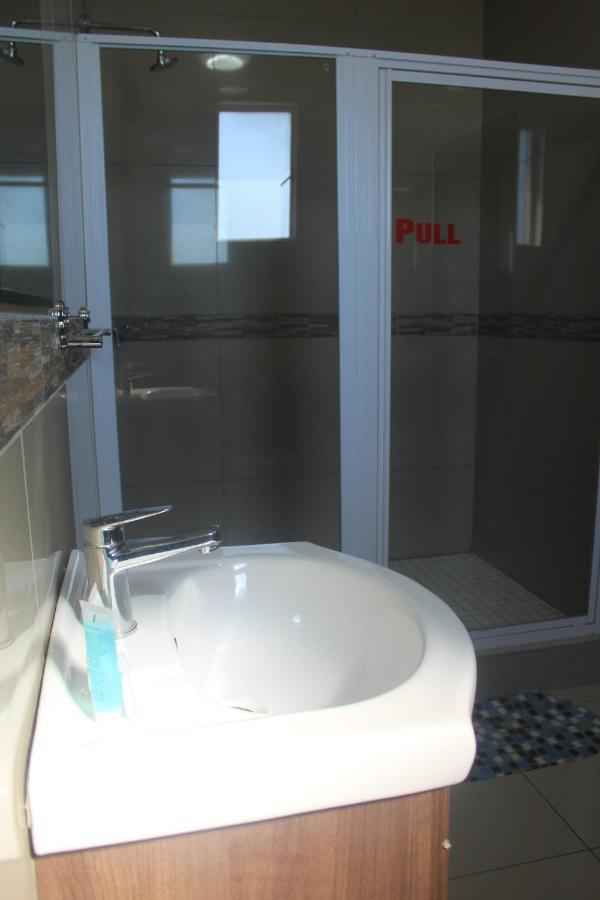 Bayside Hotel אמפאנייני מראה חיצוני תמונה