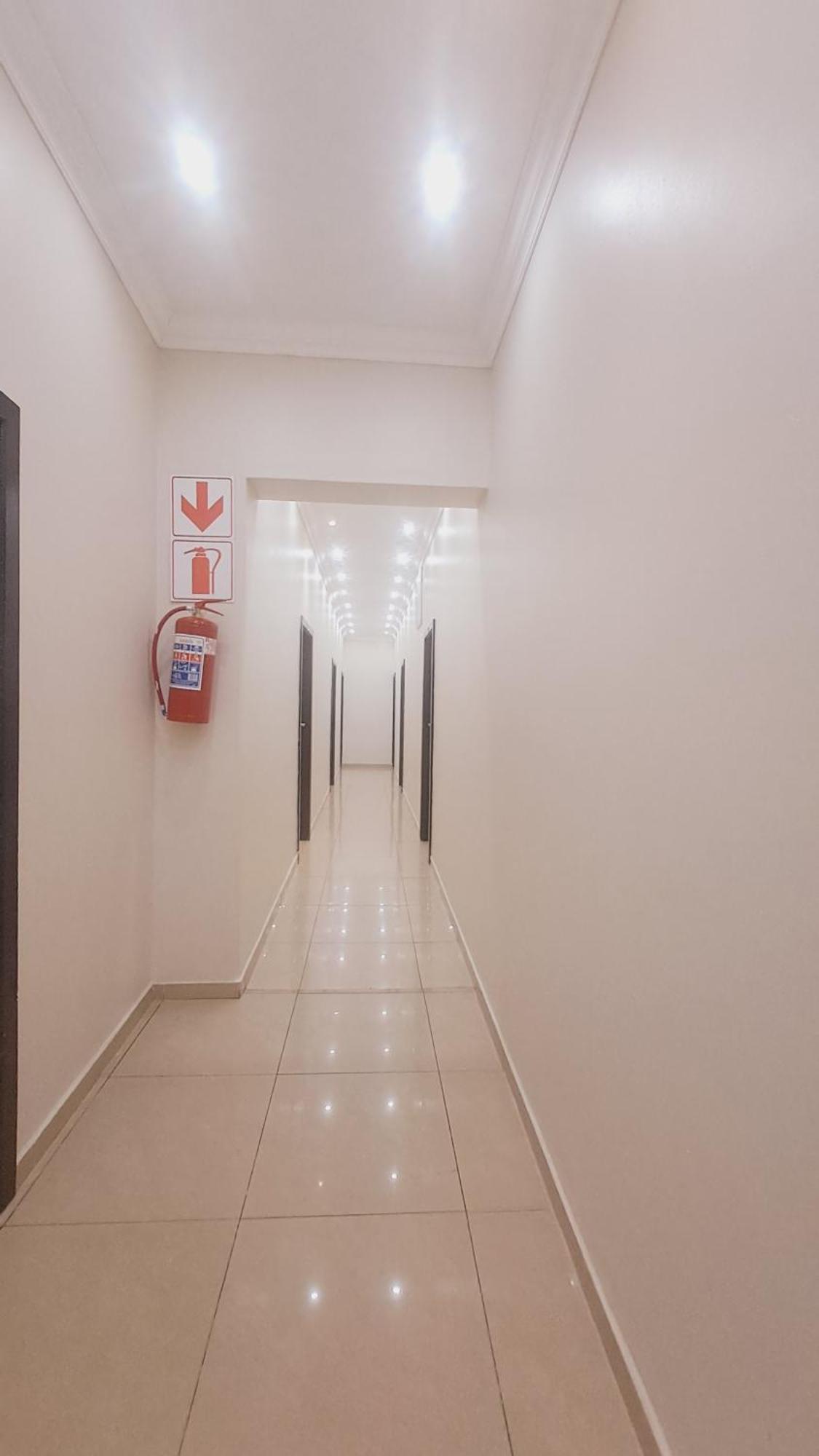 Bayside Hotel אמפאנייני מראה חיצוני תמונה