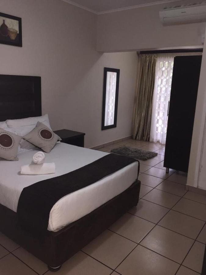 Bayside Hotel אמפאנייני מראה חיצוני תמונה