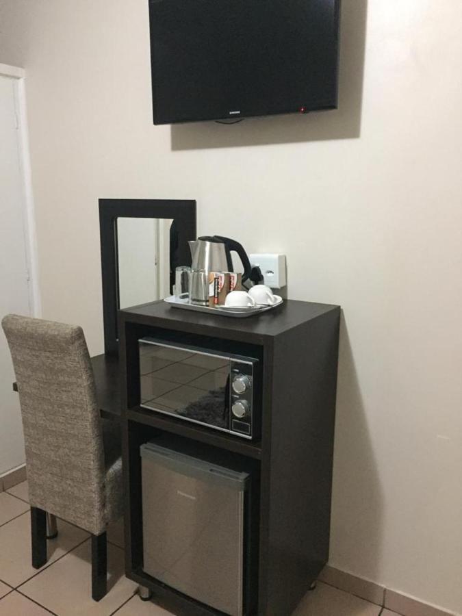Bayside Hotel אמפאנייני מראה חיצוני תמונה