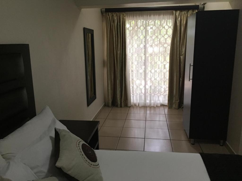 Bayside Hotel אמפאנייני מראה חיצוני תמונה